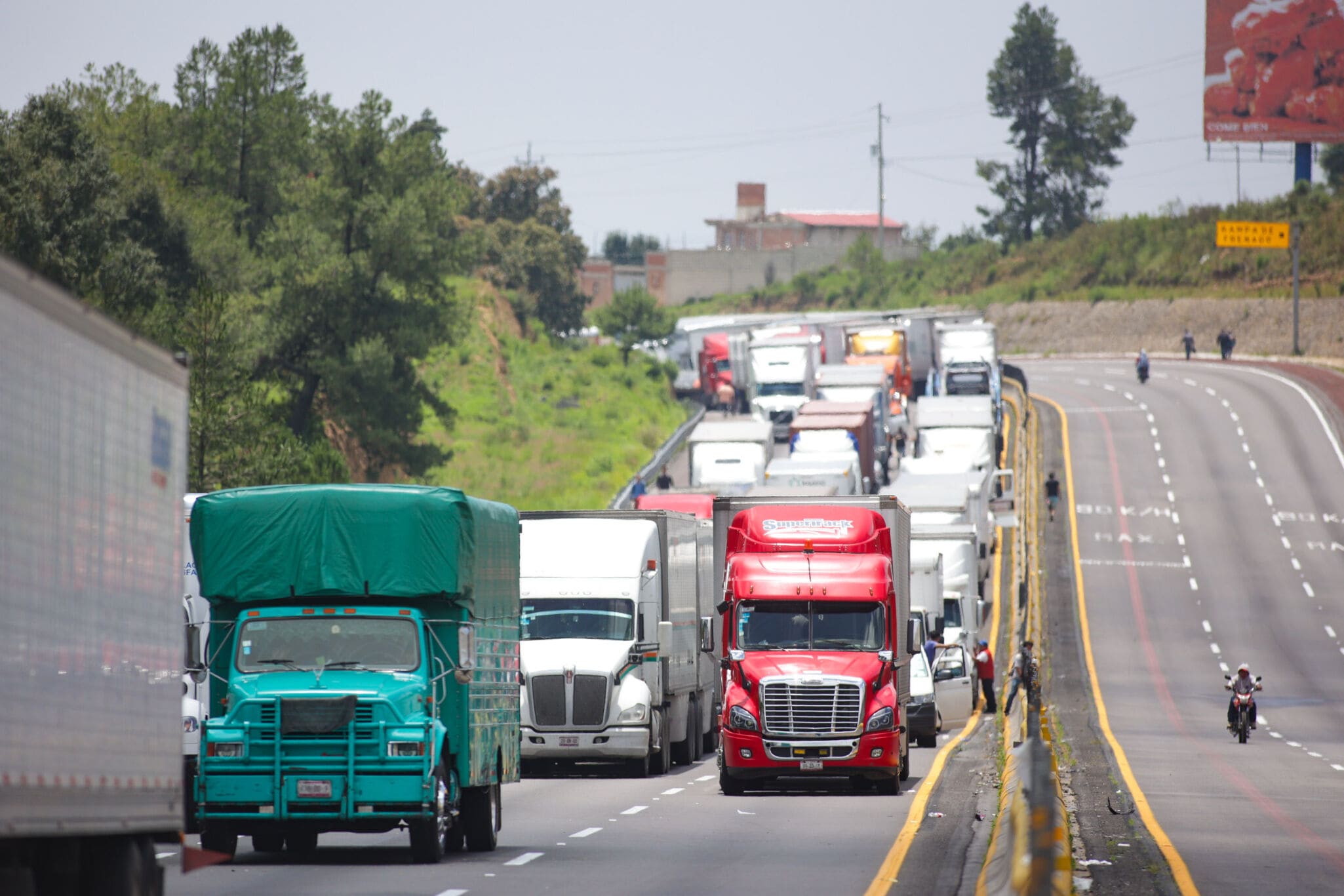 Se reabre circulación intermitente en la México-Puebla tras horas