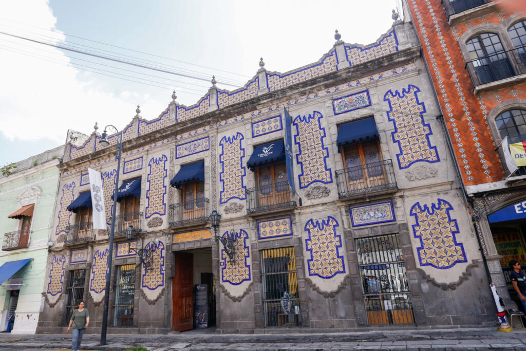 Subastan casona ocupada por Uriarte Talavera