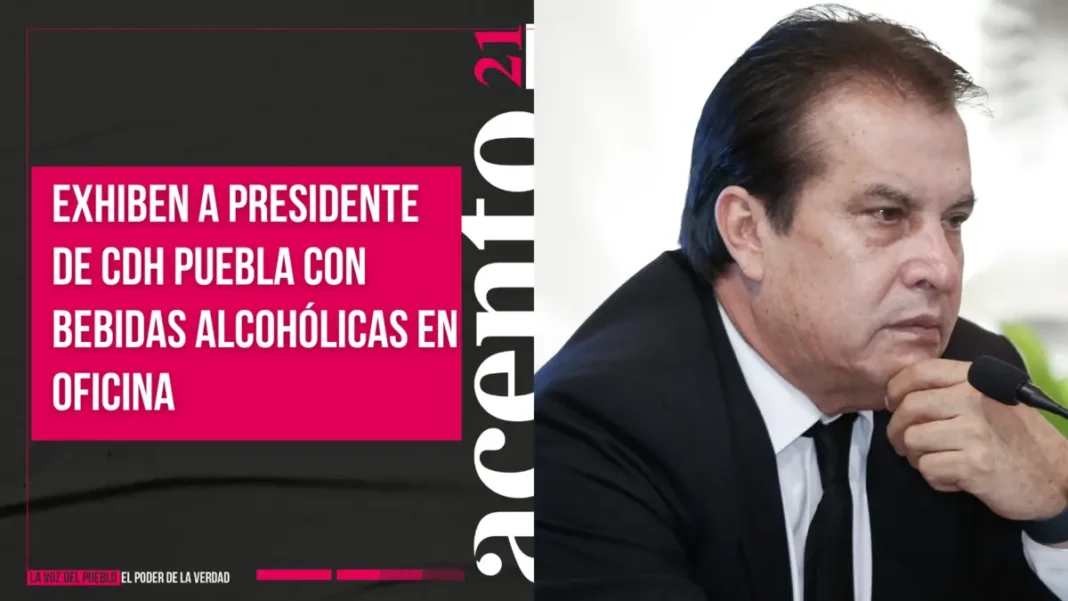 Exhiben a presidente de CDH Puebla con bebidas alcohólicas en oficina