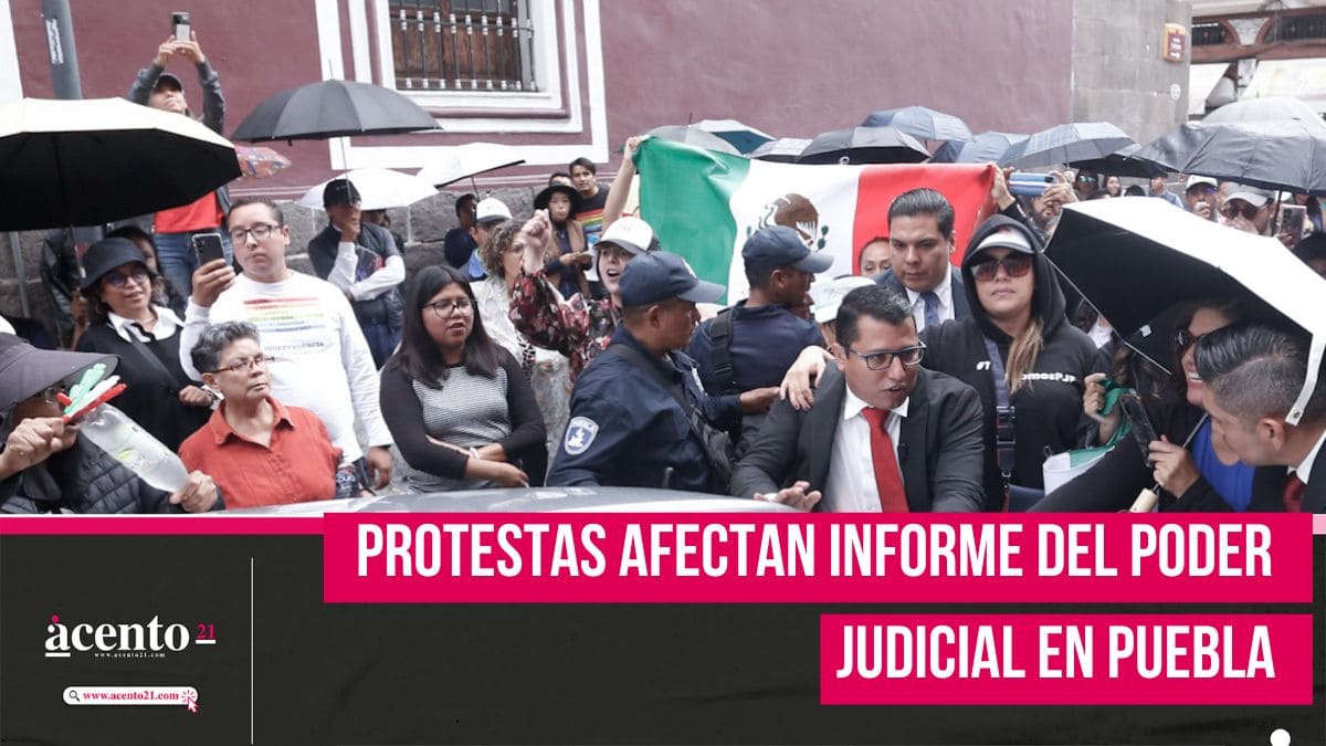 Se manifiestan durante informe del Poder Judicial de Puebla