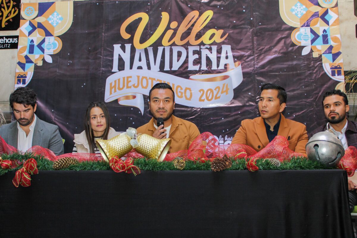 La magia de la navidad llega a Huejotzingo Roberto Solís presenta Villa navideña 2024