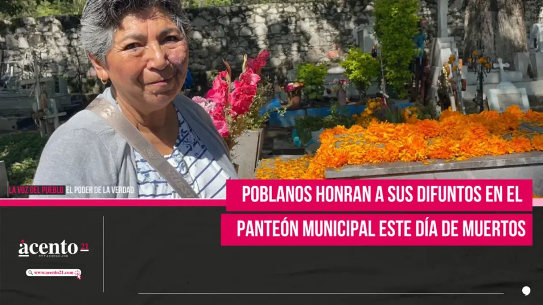 Poblanos honran a sus difuntos en el Panteón Municipal este Día de Muertos