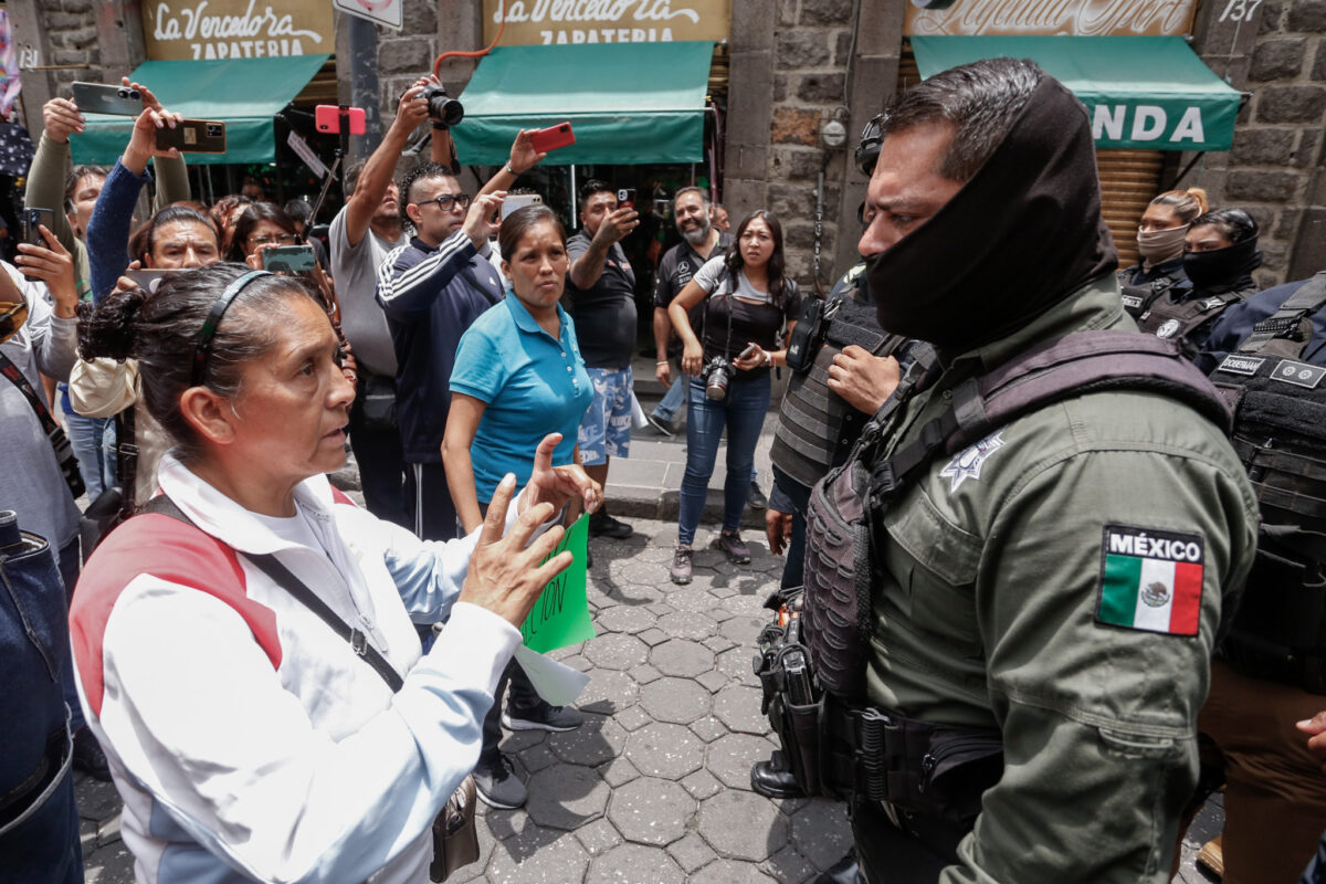 SEGOM no descarta usar fuerza pública para reordenar ambulantes en Centro Histórico de Puebla tras riña