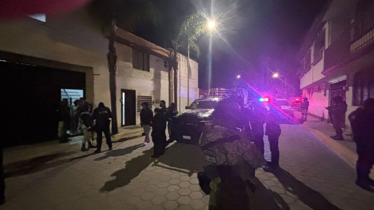 Balean a candidato de San Francisco Totimehuacán en su domicilio 