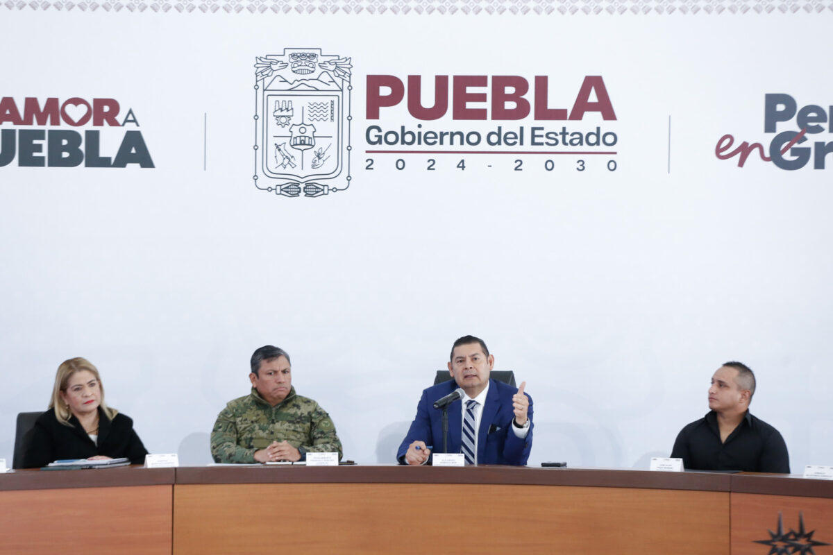 Federación y gobierno de Puebla inician reuniones para producción del auto Olinia