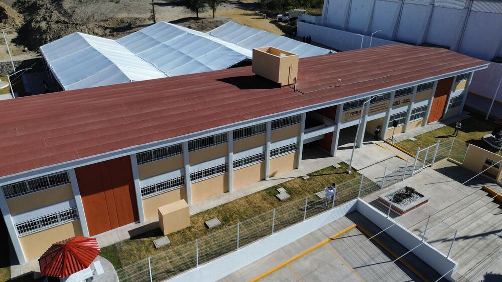 Alejandro Armenta, inauguró el edificio "A" del Bachillerato del Centro Escolar Manuel Bartlett Díaz.