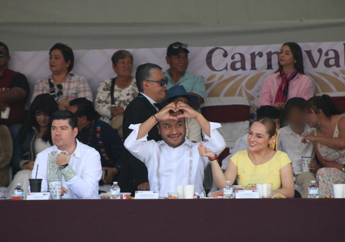 El alcalde Roberto Solís cerro de manera exitosa su primer carnaval del municipio. 