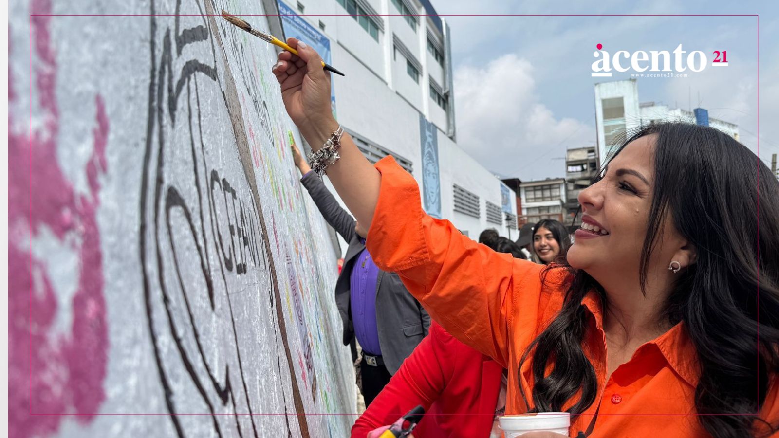 Karla Martínez encabeza la Jornada de Murales por la Paz en Teziutlán