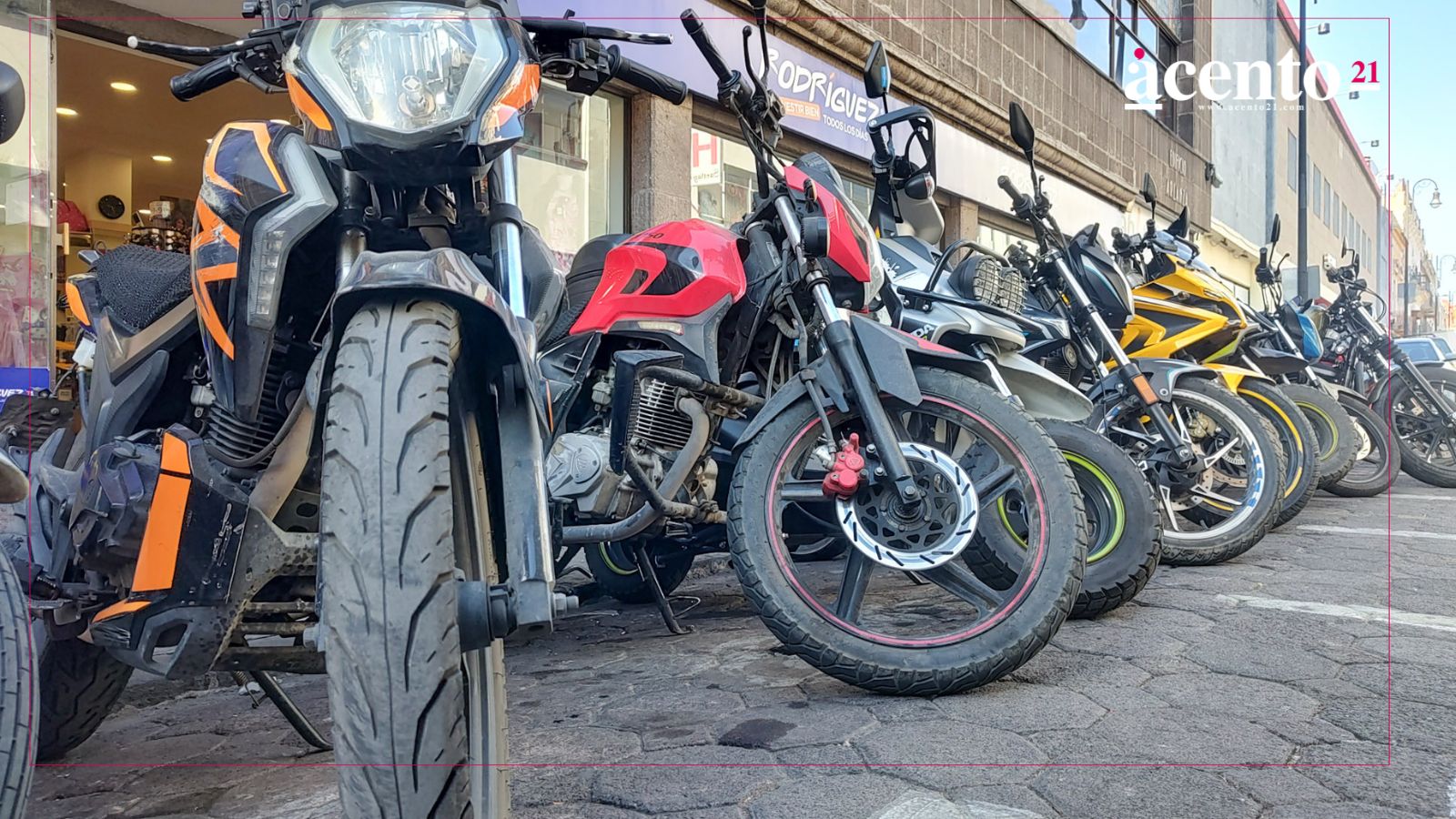 Solo una persona Morena va por limitar el uso de motocicletas en Puebla para frenar delitos