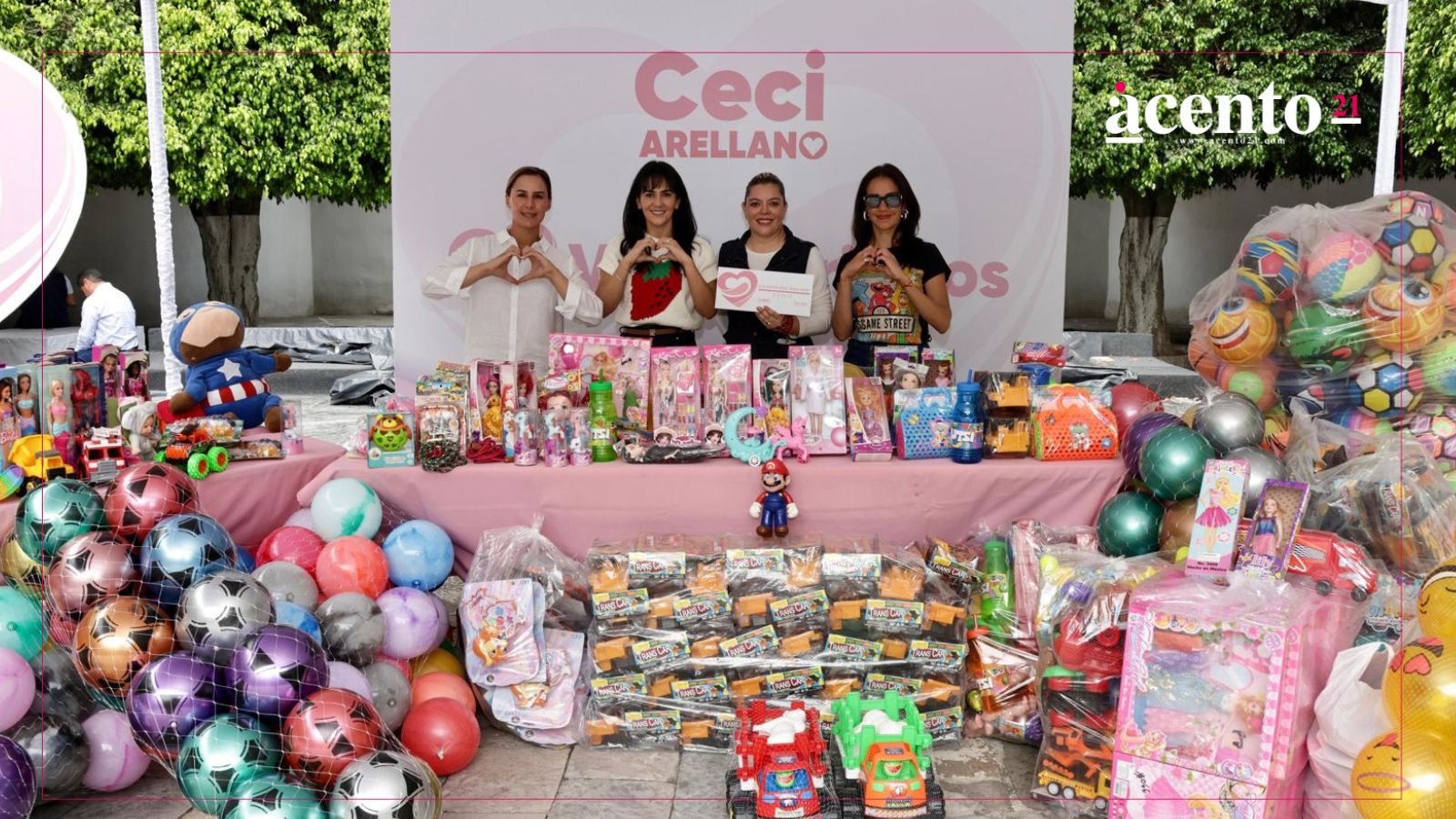 Voluntariado de la Coordinación de Comunicación se suma al SEDIF para generar sonrisas