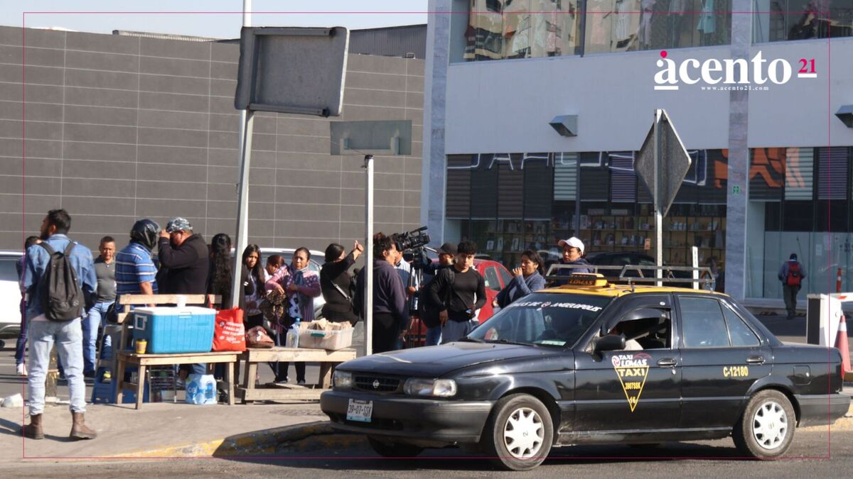 Detienen a 48 taxis piratas en Puebla tras presentar 23 denuncias