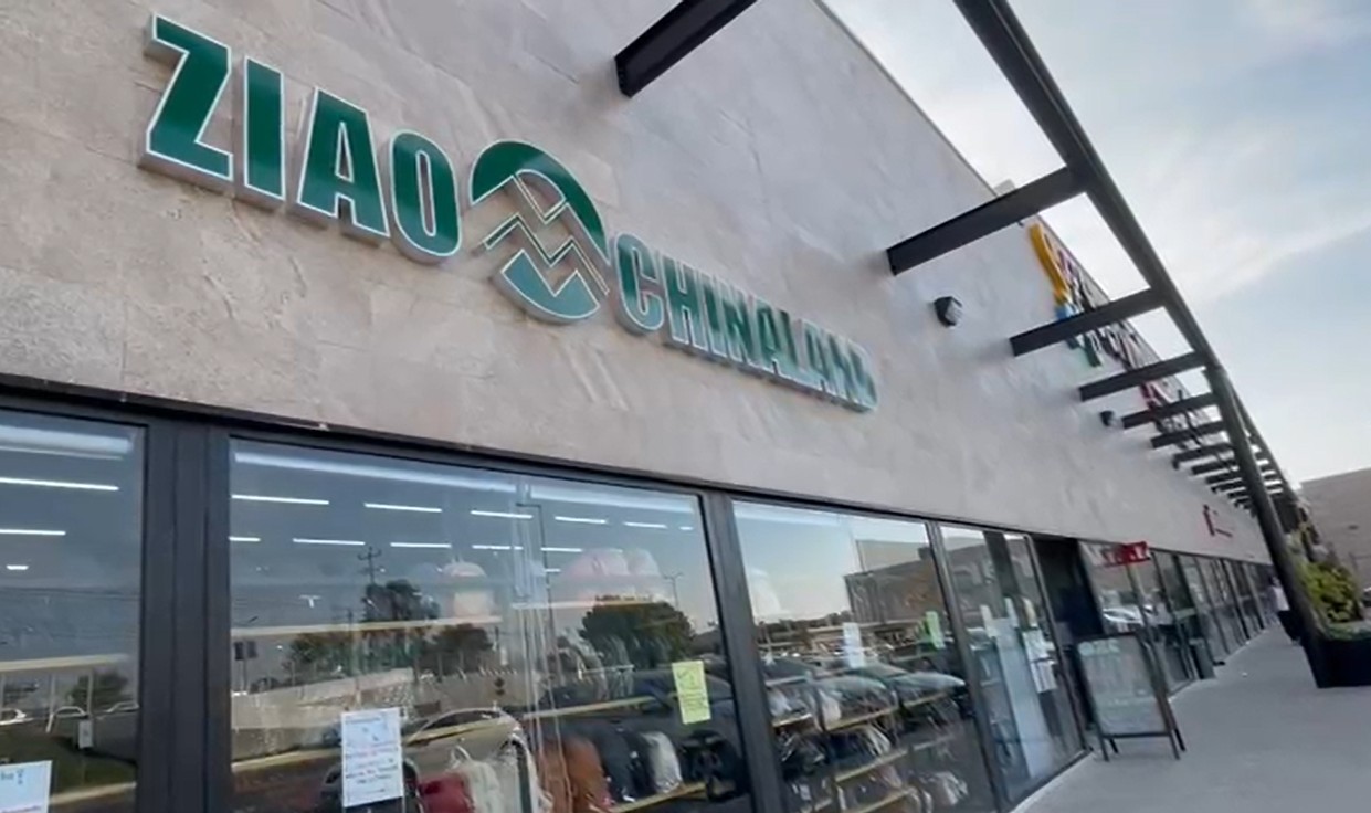 Por miedo a ser clausurada, liquidan toda la mercancía de tienda china en Villa Verde