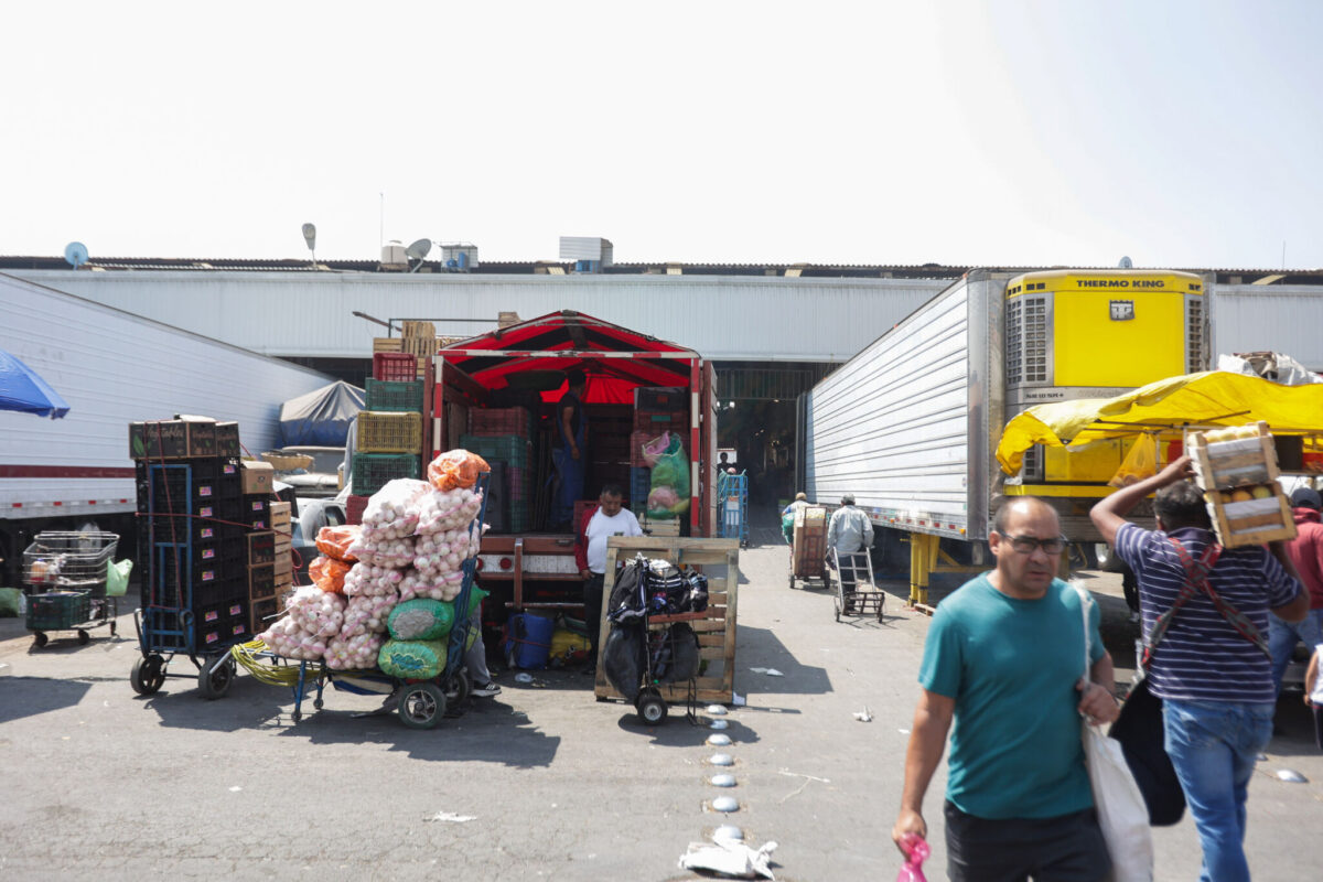 la creación de una Central de Abasto en la zona de Huejotzingo, en donde se pretenden invertir mil 700 millones de pesos.