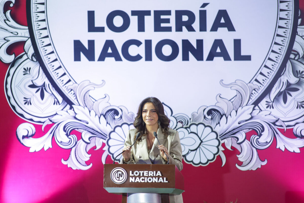 La directora general de la Lotería Nacional, Olivia Salomón Vibaldo, destacó la importancia de esta institución al tener una labor de asistencia social desde su creación en 1861.