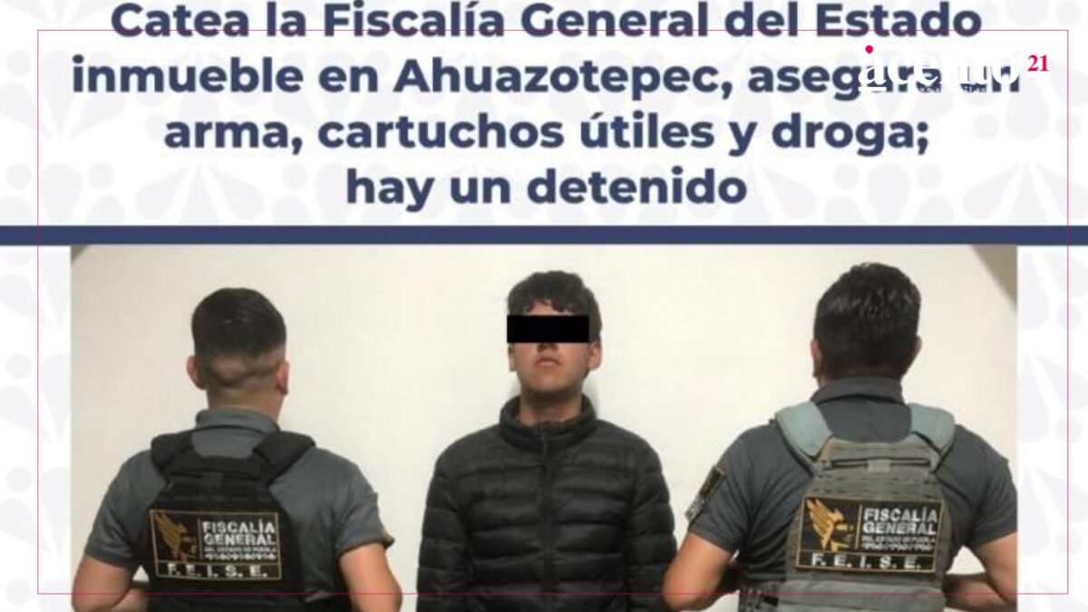 Armas, droga y cartuchos hallados en el cateo de domicilios del edil de Ahuazotepec