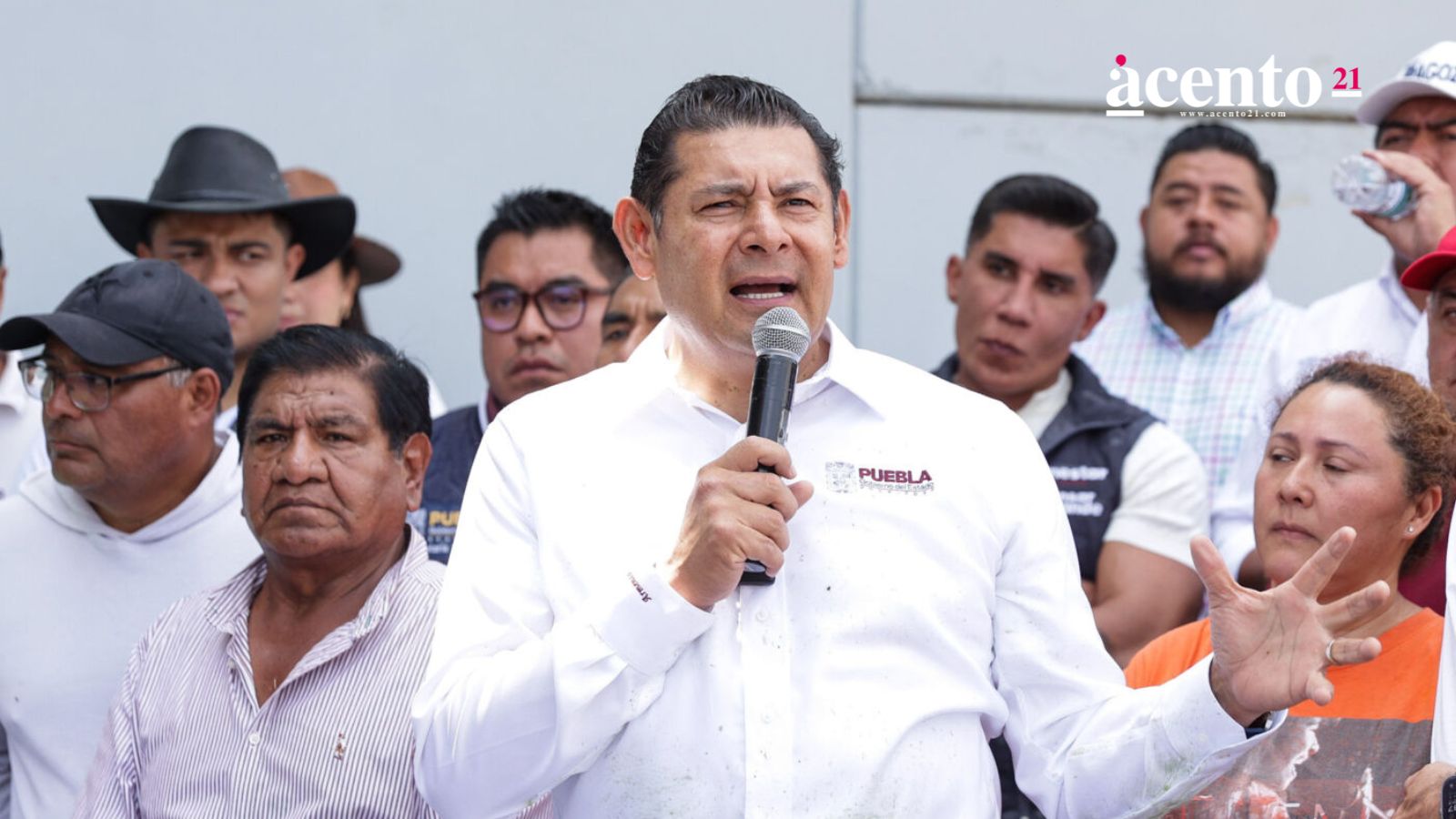 Familias de policías asesinados en límites de Puebla y Amozoc recibirán seguro y casas