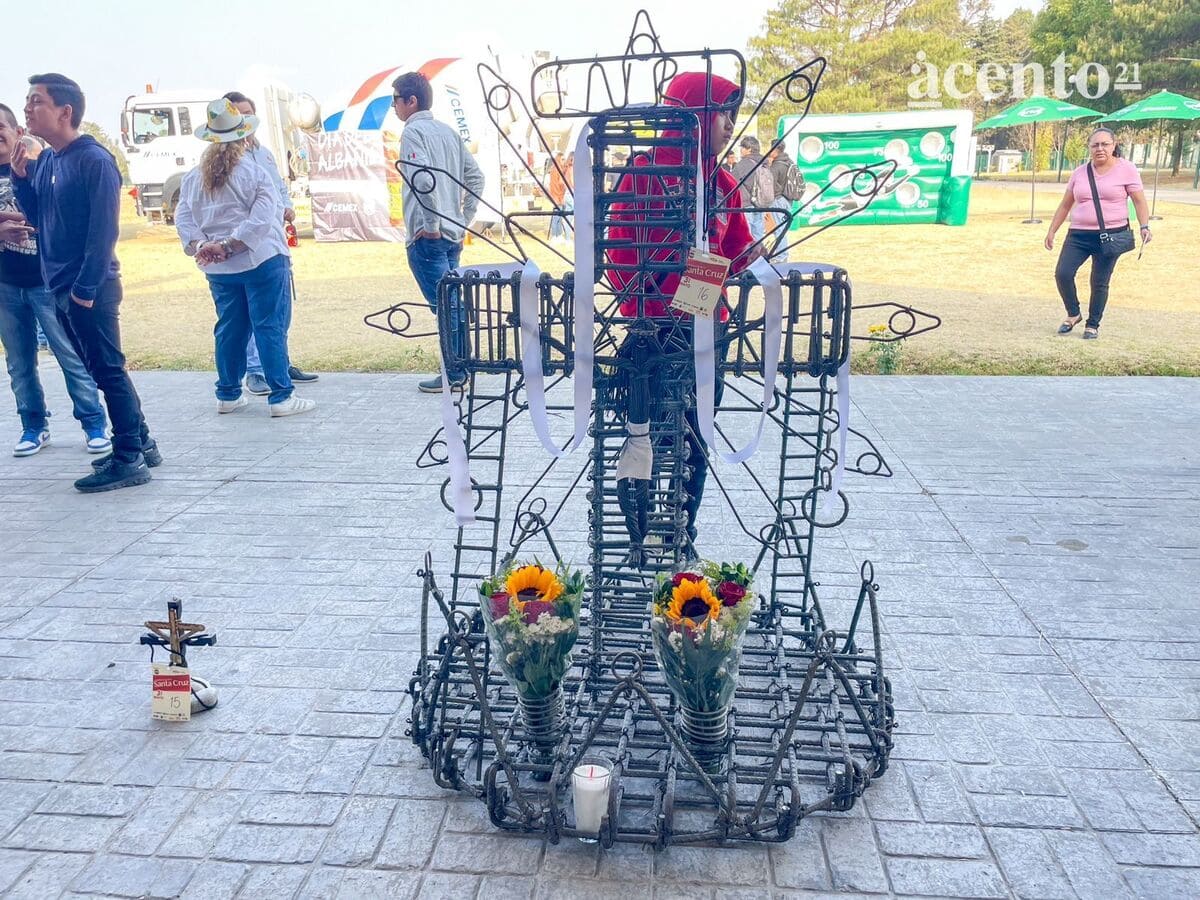 Marcial lleva 10 años participando en concurso del Día de la Cruz en Puebla para que Dios lo proteja