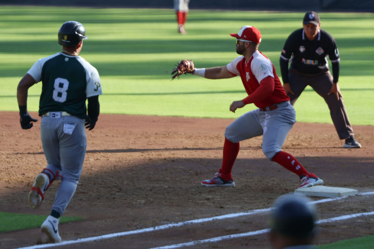  los Pericos de Puebla y los Diablos Rojos del México se llevará a cabo mañana en el Estadio Hermanos Serdán, prometiendo una jornada de emociones intensas 