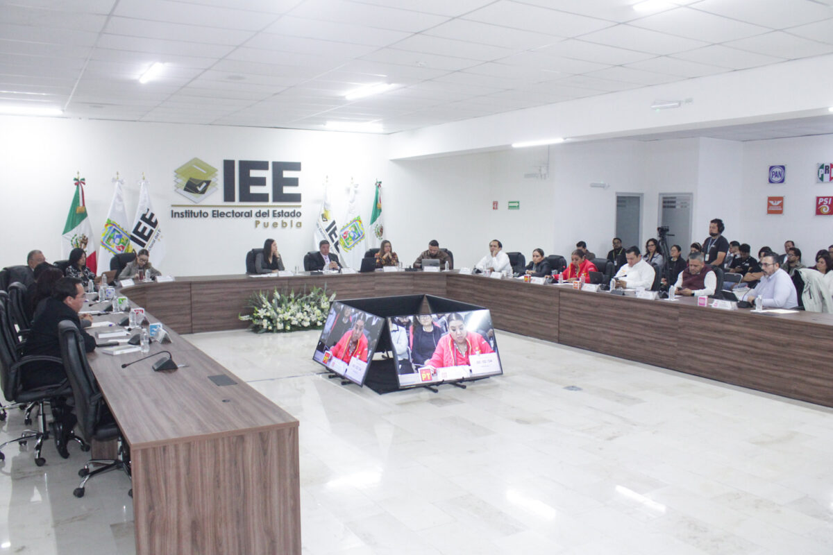 Tras la aplicación de un examen Ceneval a los candidatos a consejeros del Instituto Electoral del Estado (IEE) 35 aspirantes pasaron a la siguiente etapa.