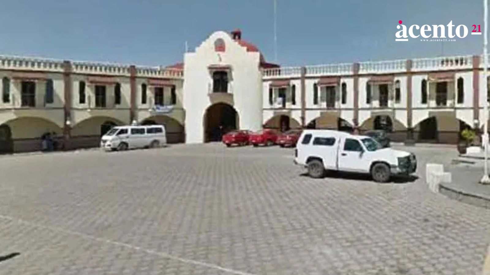 Pobladores de Tlachichuca sacan de la presidencia al Concejo Municipal