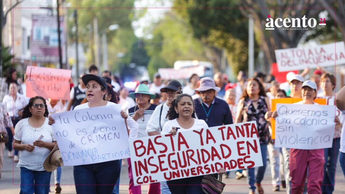 Protestan vecinos de la colonia Universidades por el asalto que sufrió una pareja