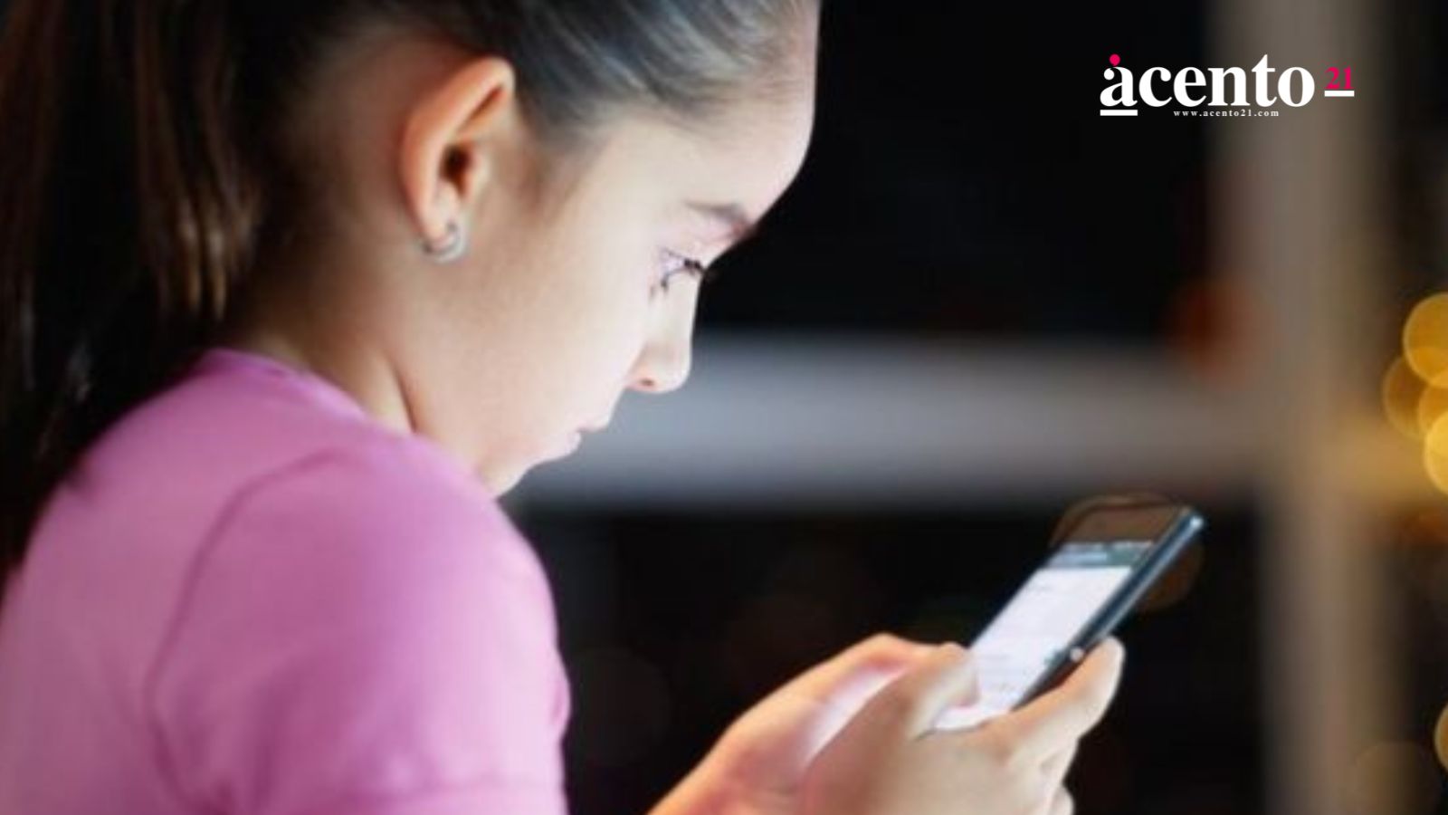 SEP analizará prohibir usar celulares en escuelas de Puebla