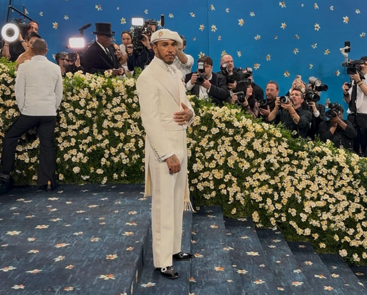 En esta edición, la gala rindió homenaje al estilo y la historia del dandi negro con el tema "Superfine: Tailoring Black Style"