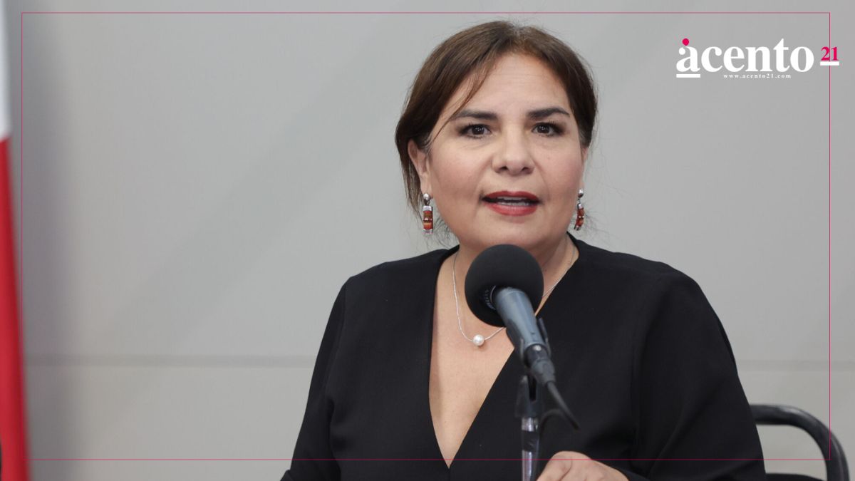 Bety Manrique revela lucha contra el cáncer, Congreso de Puebla la reciben con aplausos