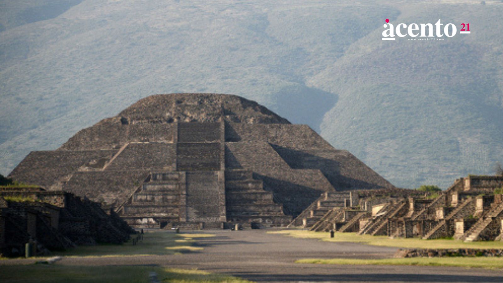 ¡Cárgate de energía! Turistas podrán subir de nueva cuenta a la pirámide de la Luna en Teotihuacán