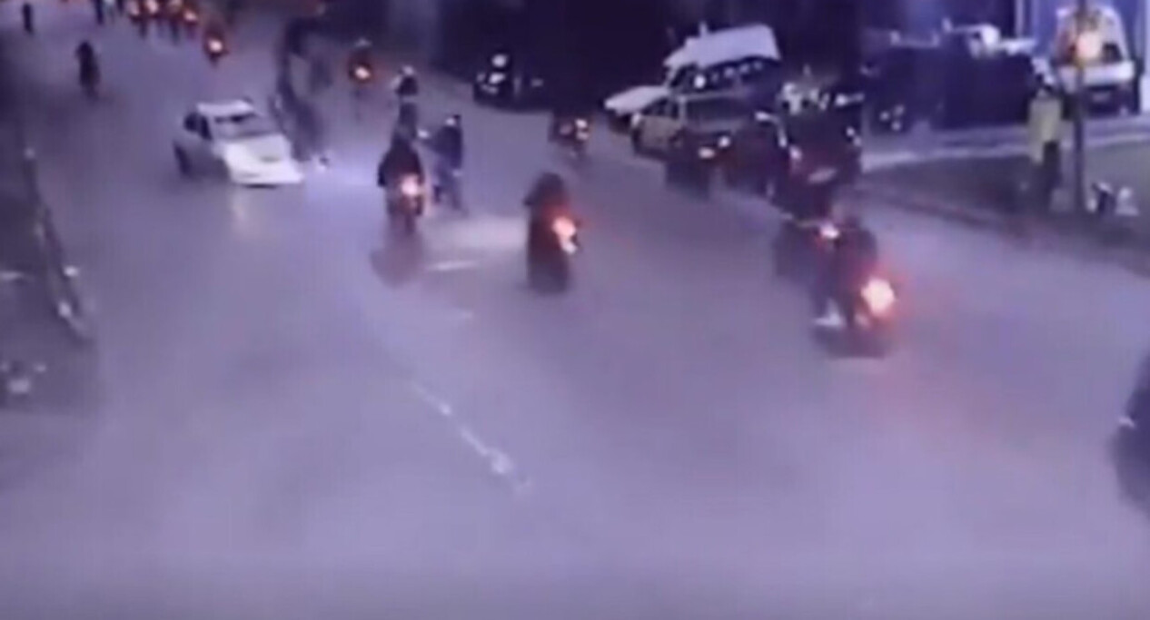Fatal choque de auto con caravana de motociclistas: Uno muere y otros seis quedan heridos Fatal choque de auto con caravana de motociclistas: Uno muere y otros seis quedan heridos