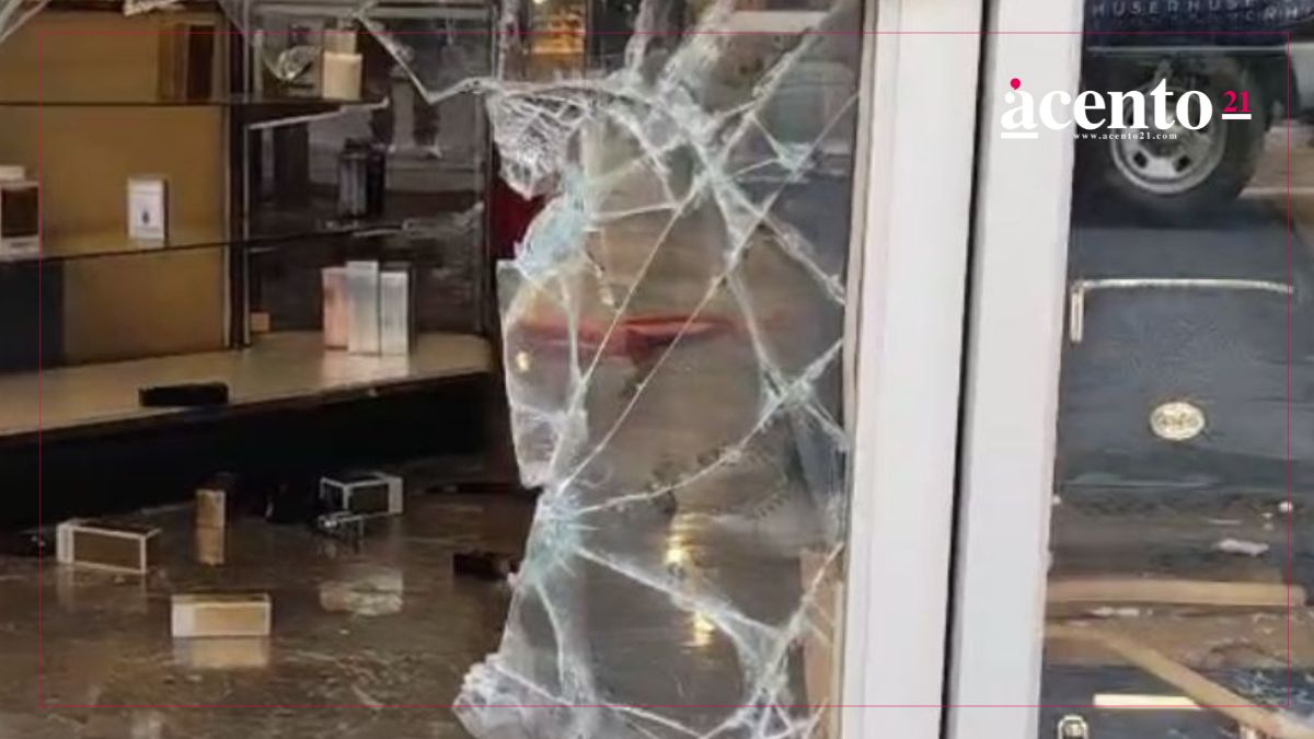 Dan segundo cristalazo al Sanborns del Centro en menos de un mes