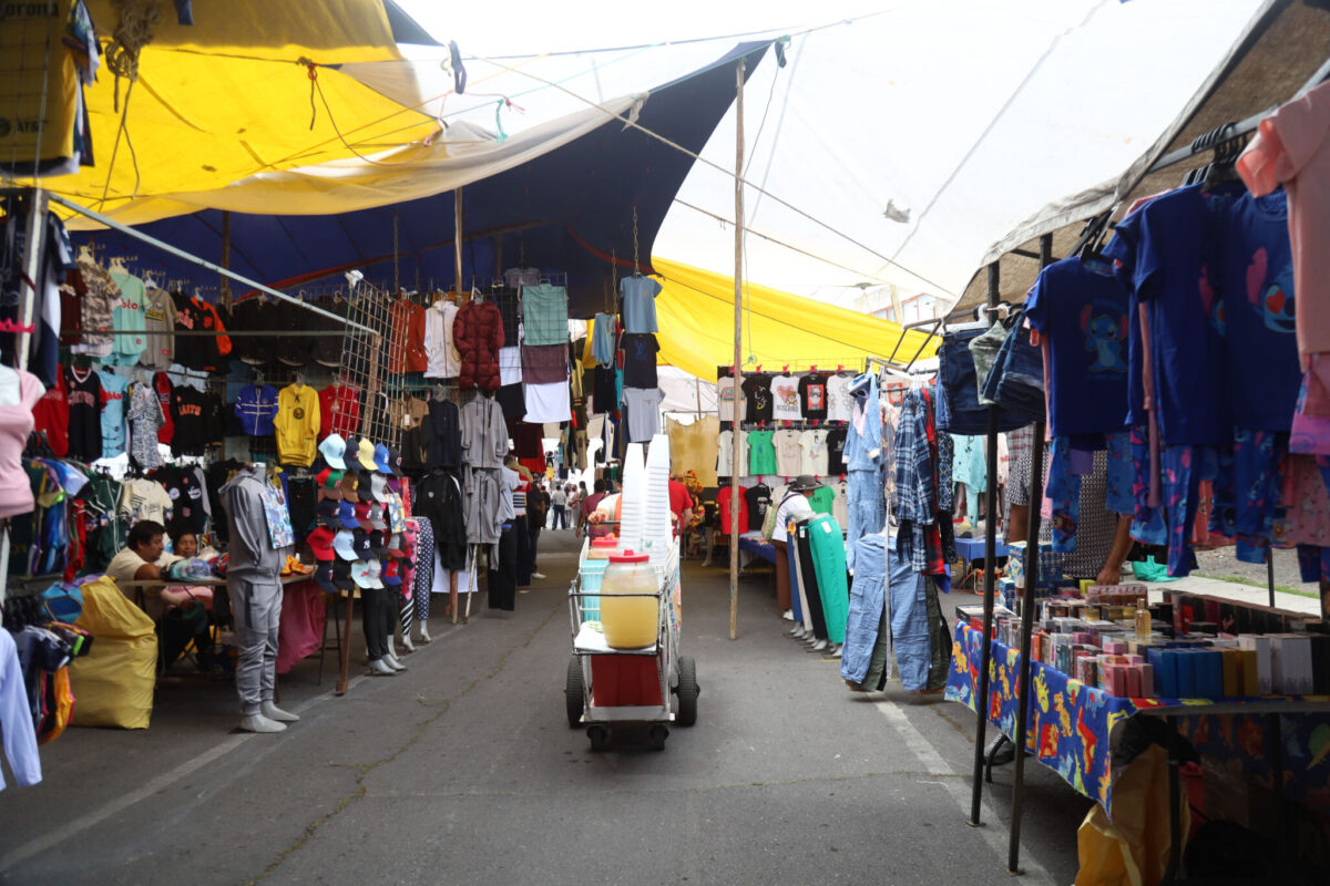 Bajas de hasta 40 por ciento en sus ventas, y solo cierto número de vendedores, es lo que han registrado como afectaciones los tianguistas de Los Lavaderos,