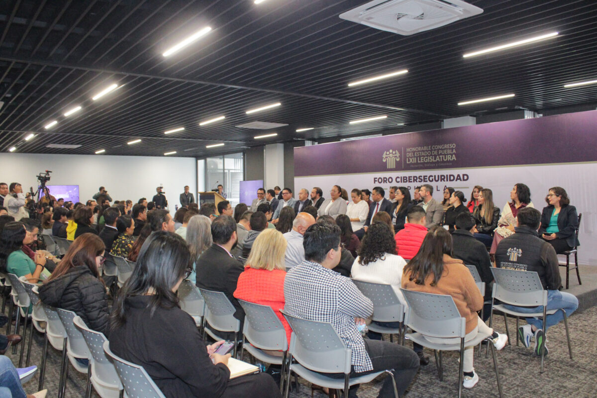 Shanin David George, responsable del Observatorio “Con Los Ojos Abiertos” por el Derecho a la Verdad de la Universidad Iberoamericana Puebla, también se pronunció a favor de la tipificación de este delito.