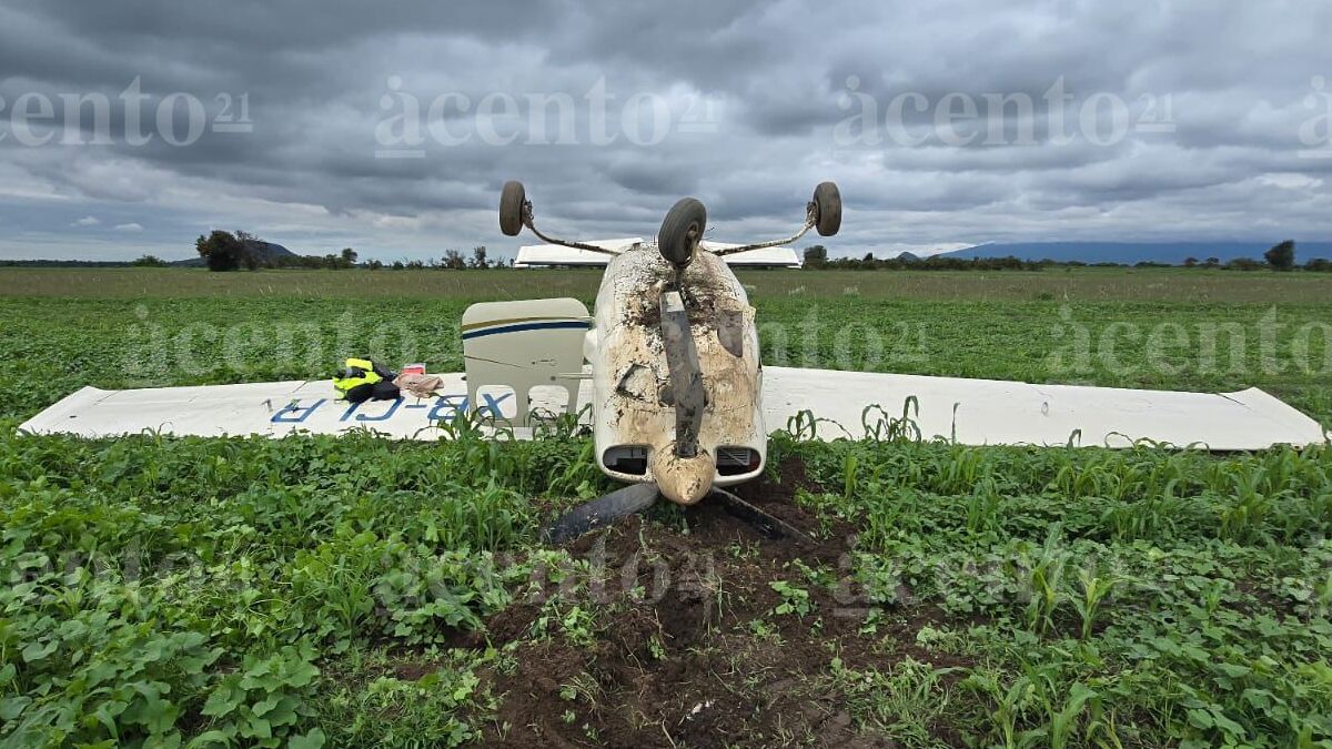 Avioneta se desploma en campos de cultivo de Huejotzingo