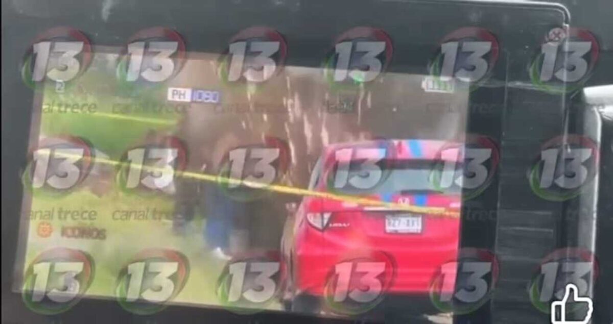 Se registran dos explosiones durante diligencias a un auto con restos humanos en Coronango