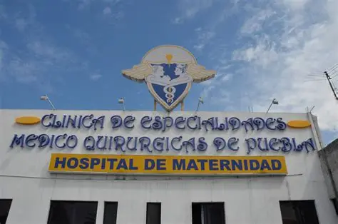 La Secretaría de Salud suspendió temporalmente el servicio de la clínica de Especialidades Médico Quirúrgicas de Puebla tras detectar irregularidades.