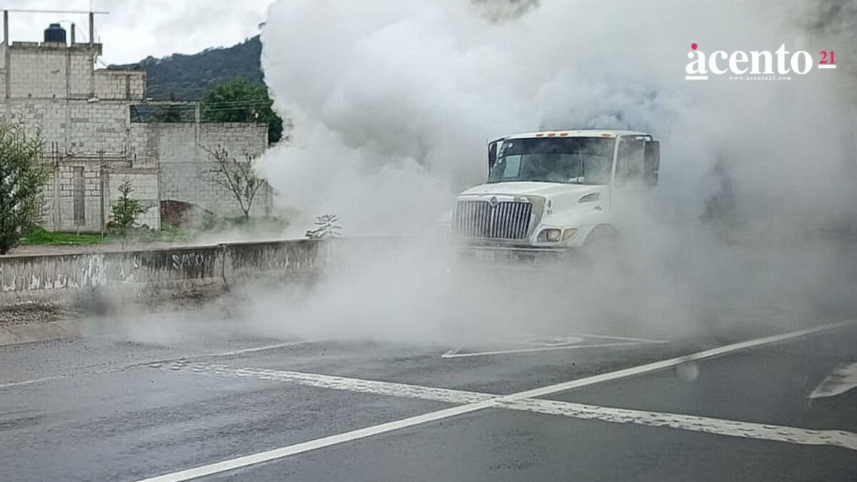 Fuga de pipa de gas en Periférico obliga a evacuar zona de Flor del Bosque