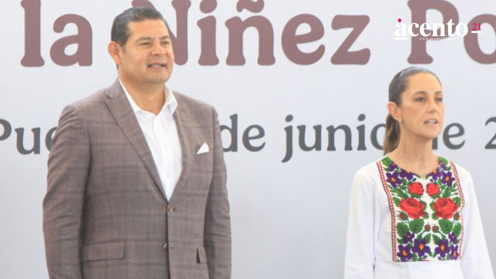 “Respetamos, queremos y admiramos mucho a Alejandro Armenta”: Claudia Sheinbaum en visita a Puebla