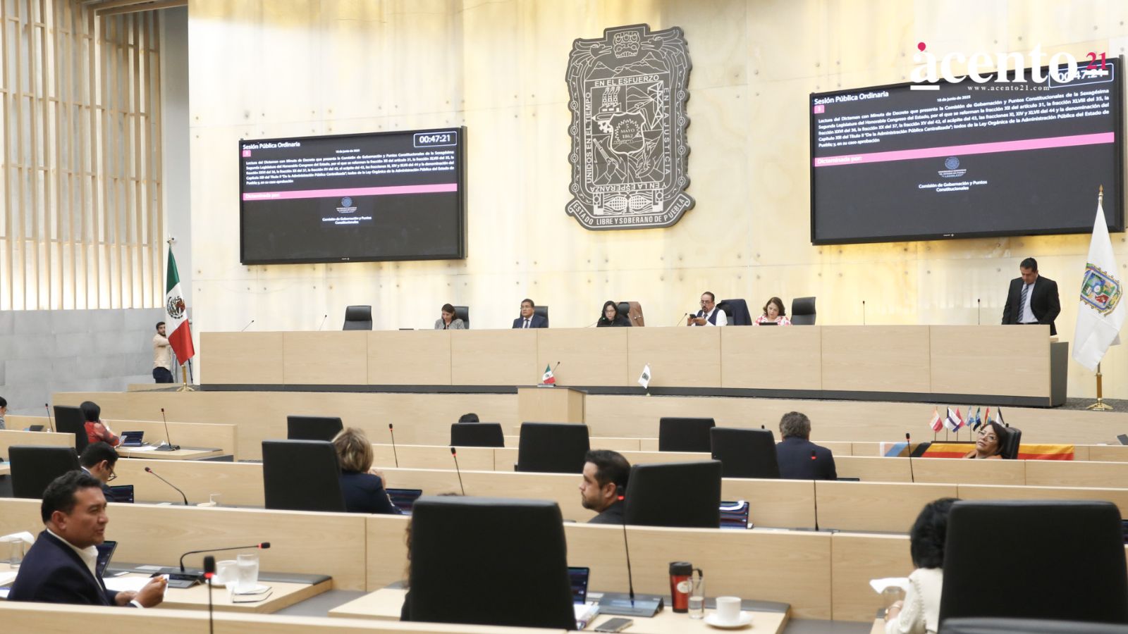 PRI y PAN piden derogar delito de ciberasedio en Puebla