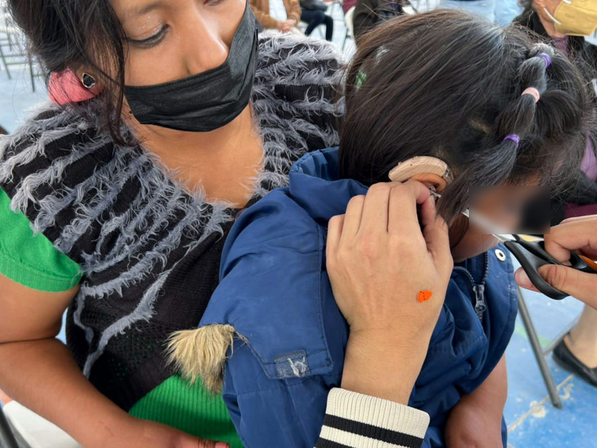 DIF Puebla adquirirá mil 260 aparatos auditivos para apoyar a pacientes con pérdida auditiva