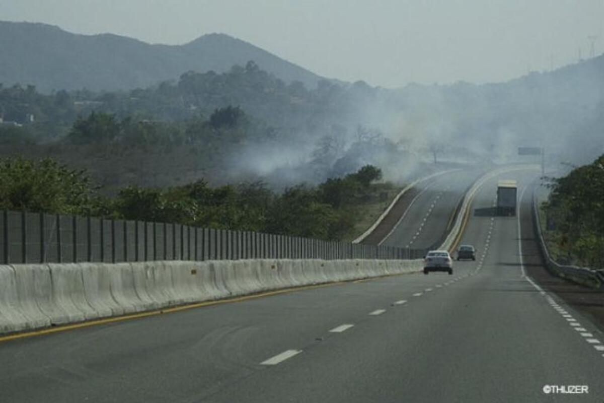 Sheinbaum anuncia cierre de caminos ilegales de la autopista México-Puebla para combatir asalto
