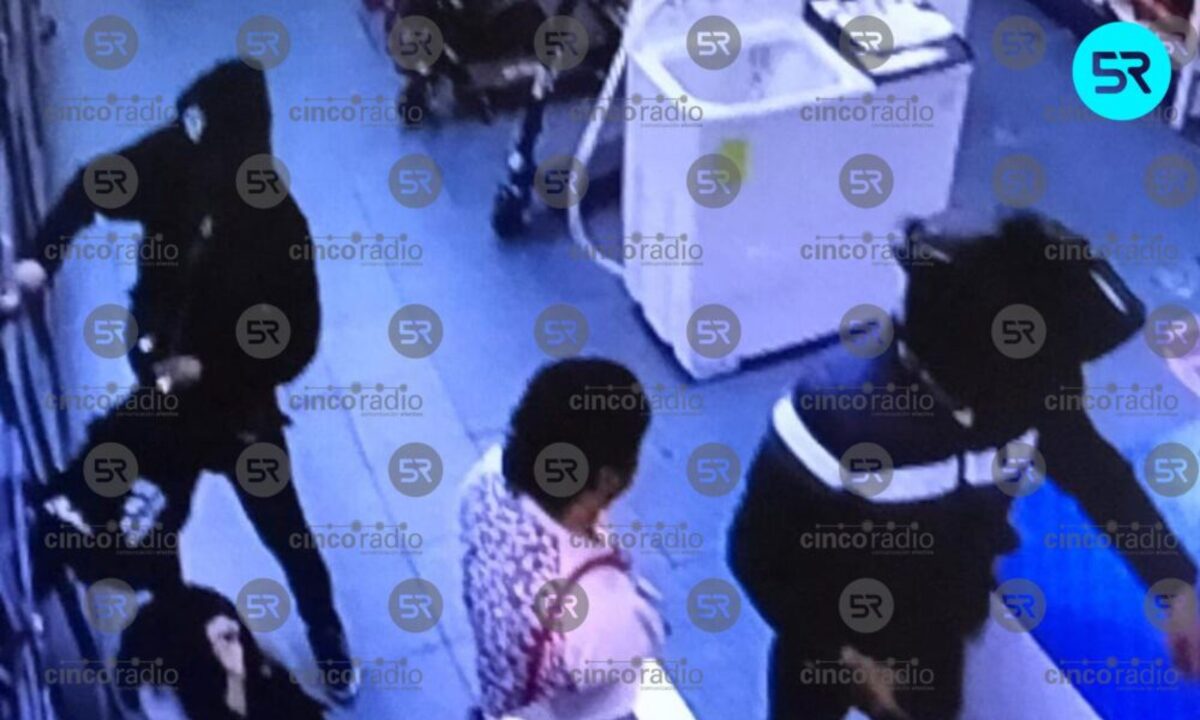 Se registra violento asalto a sucursal de Prenda Fácil en la zona de Clavijero