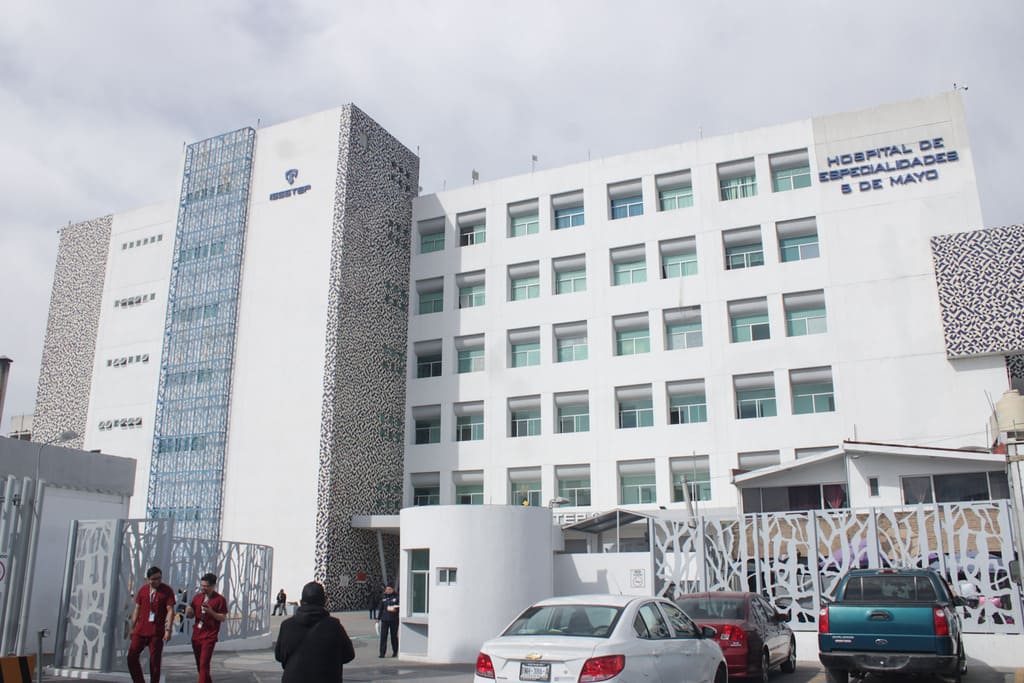 En 6 meses, ISSSTEP contrata 50 especialistas para combatir la falta de médicos en la institución