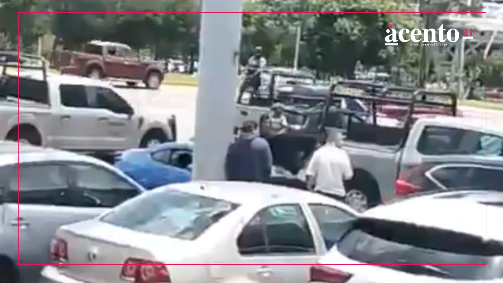 Presencia de La Marina en Honda Vía Atlixcáyotl por la presunta detención de tres sujetos
