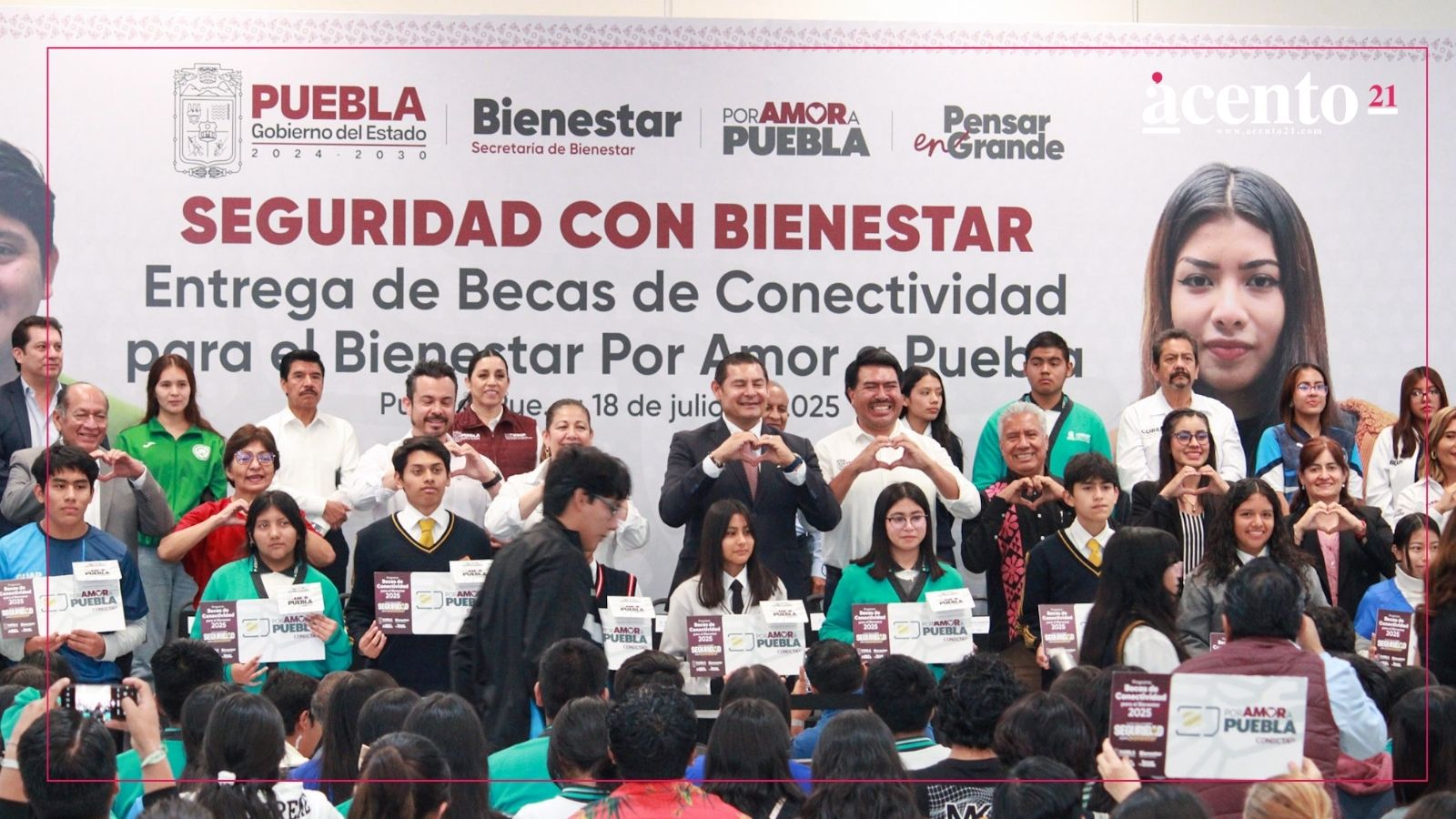 Entregan becas de conectividad para el Bienestar en Puebla; invierten 90 mdp