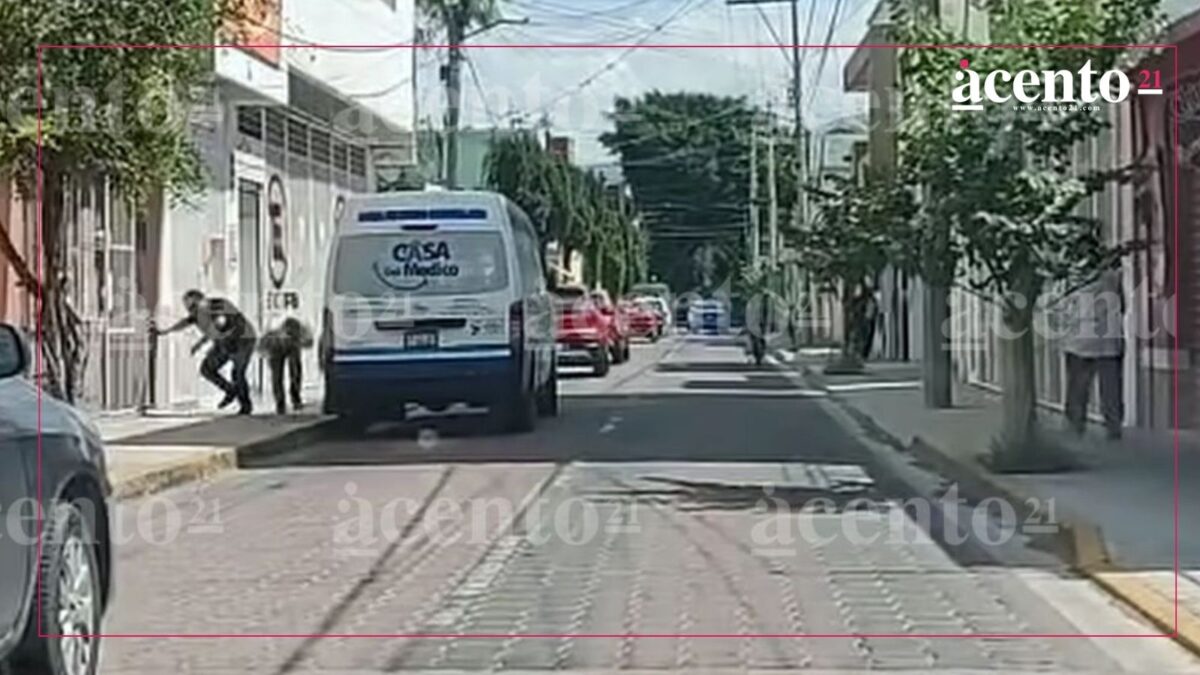En el centro de Tehuacán se desata balacera y persecución tras un asalto