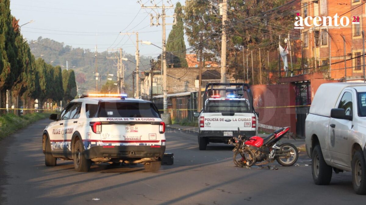 Muere motociclista en bulevar Xonacatepec tras chocar contra un poste