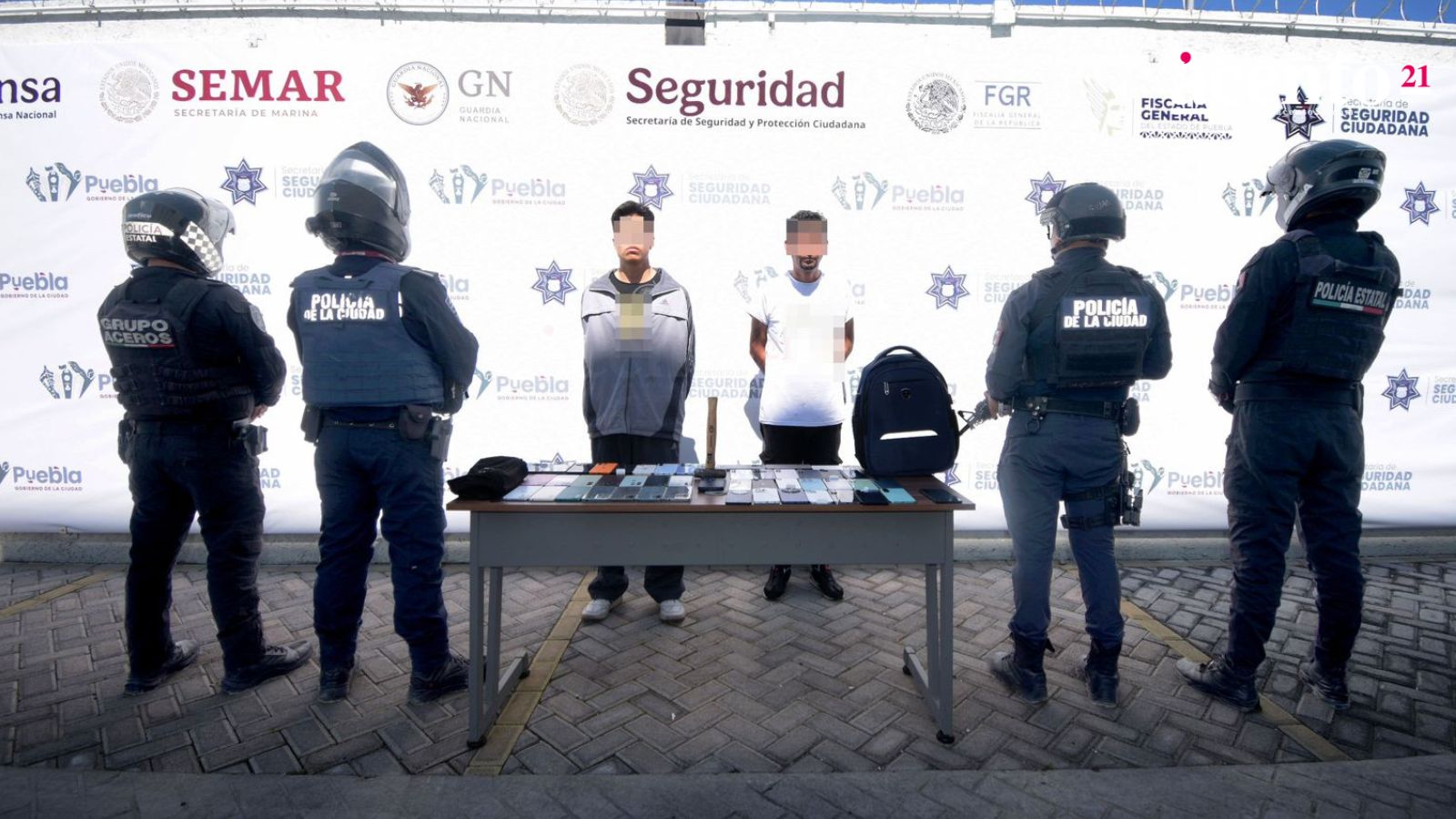 Ex policía y sujeto con antecedentes, los dos detenidos por el asalto al Coppel de La Margarita