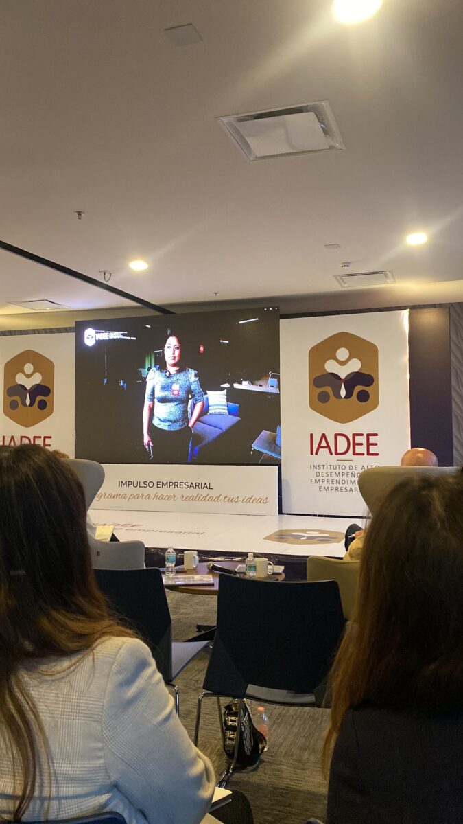 El Instituto de Alto Desempeño en Emprendimiento Empresarial (IADEE) celebró este viernes 15 de agosto la graduación de su segunda generación de emprendedores, 