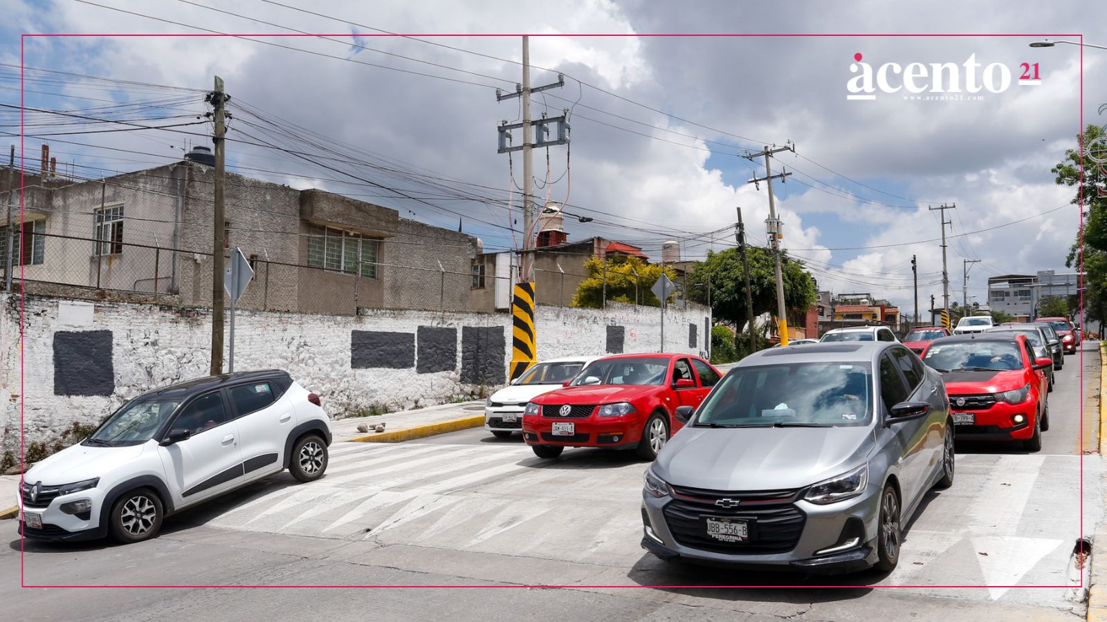 Ayuntamiento reclamaría a empresa por construcción indebida de topes afuera del Congreso de Puebla